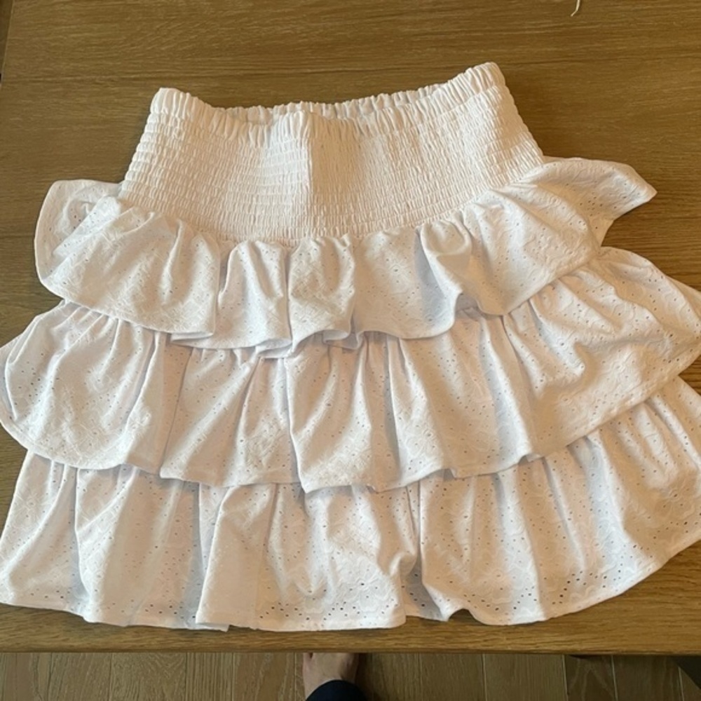 Michael Kors White Tiered ruffle eyelet mini skirt with smocked waist, M